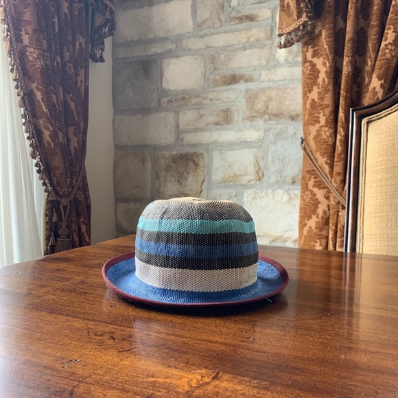 BCBGMaxAzria Hat O/S - Picture 4 of 9